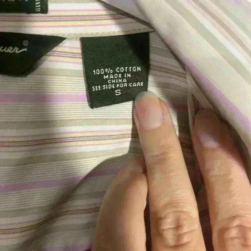 Eddie Bauer Wrinkle Resistant stripped button up Woman’s Blouse.  Size Small. - Picture 3 of 12